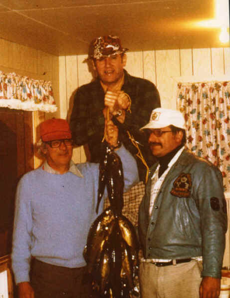 Chas_Steve_John77.JPG (155578 bytes)