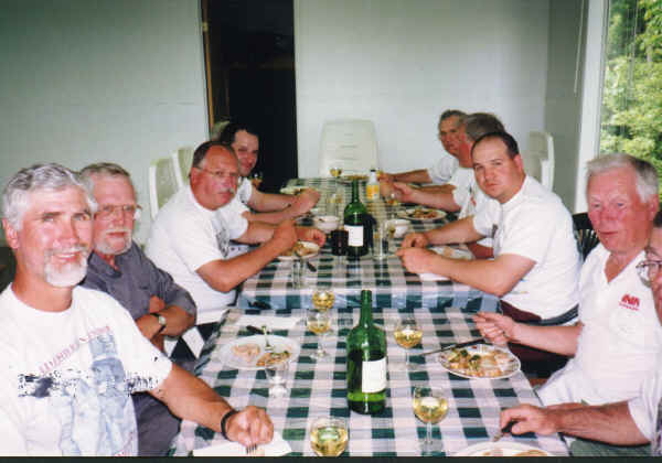 Gang at dinner.JPG (229644 bytes)