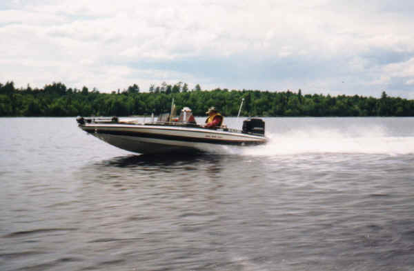 Going_Fishing.JPG (108308 bytes)