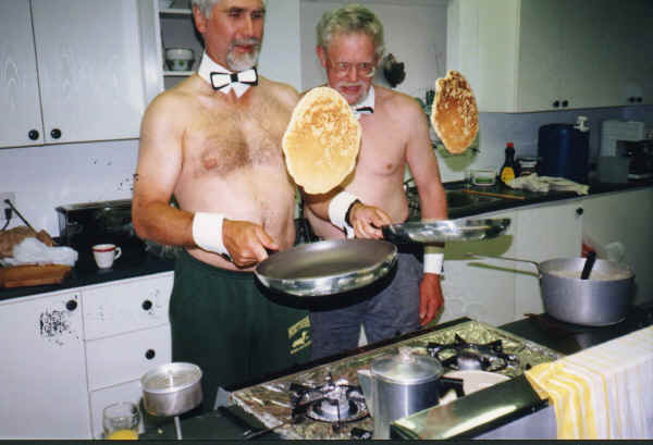 Pancakes.JPG (208914 bytes)